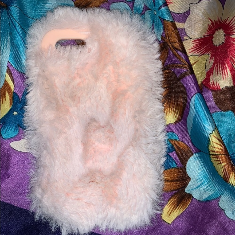 iphone 6 , or 6s furry pink case